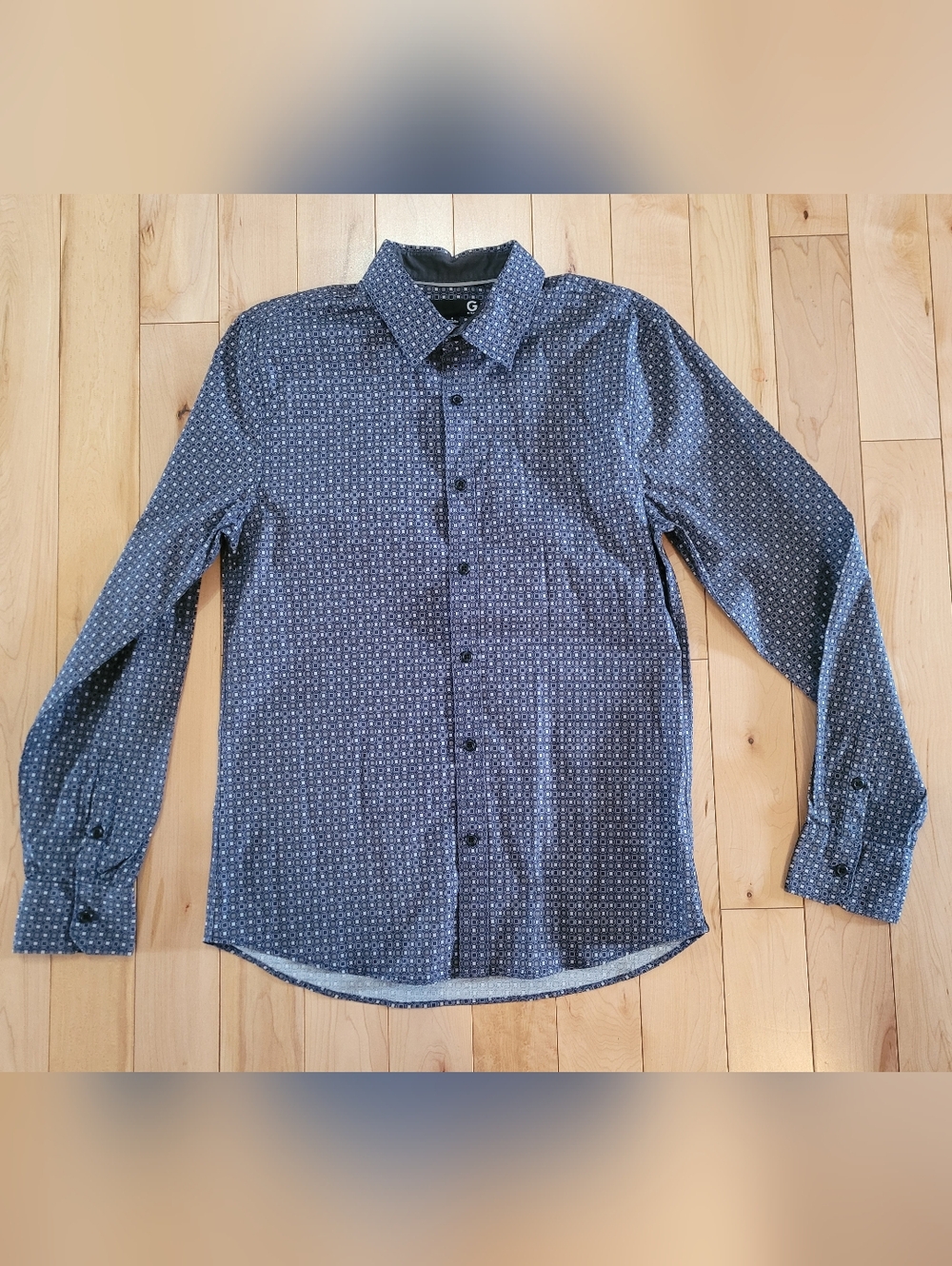 G by Guess men's size medium button up shirt